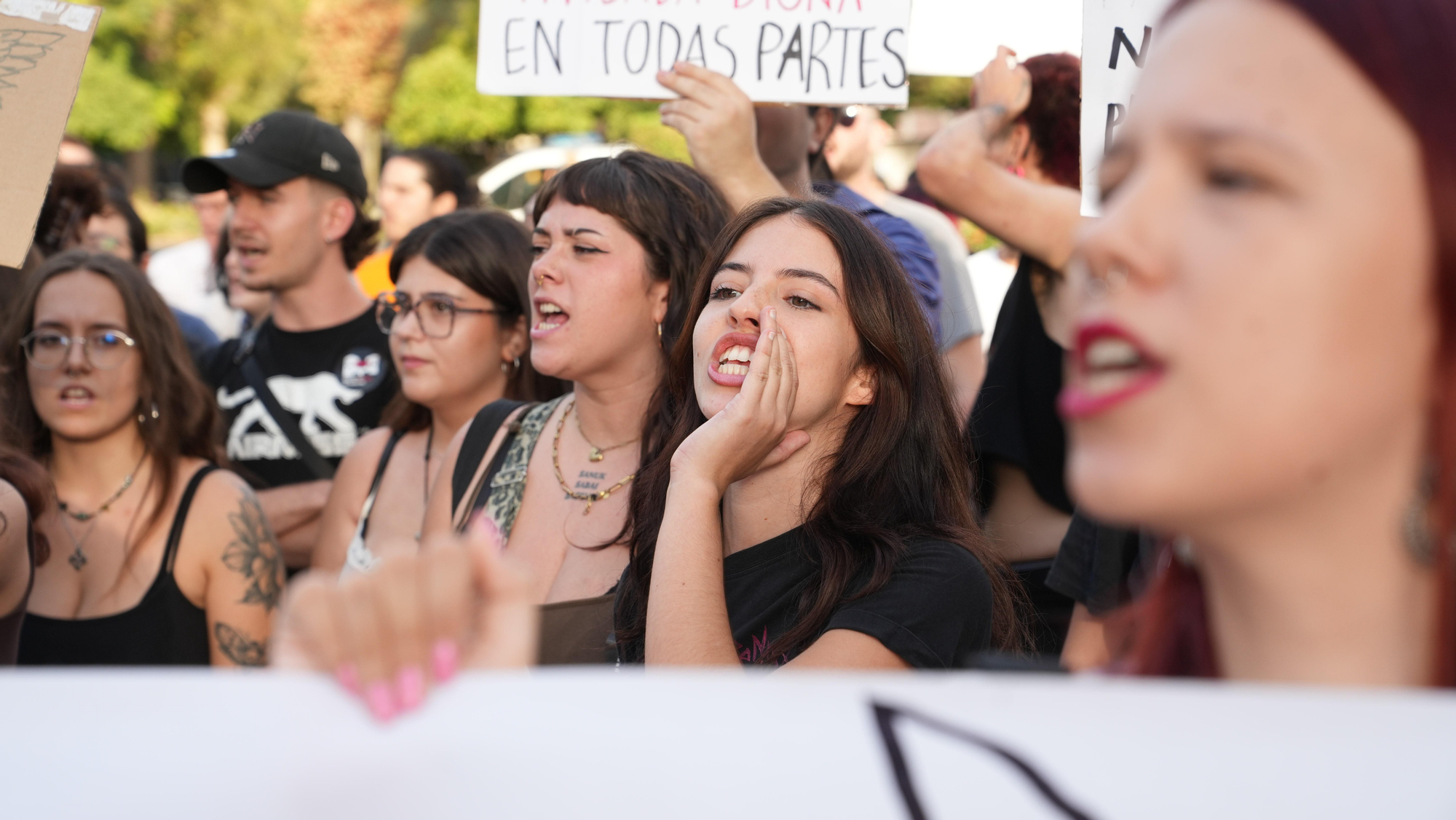 Concentración en Córdoba por la vivienda tras el desahucio de Maricarmen
