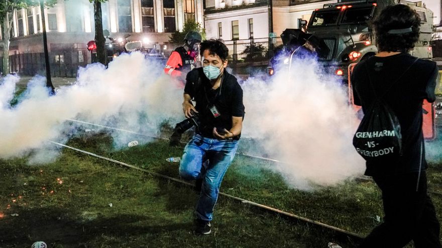 Dos muertos y un herido en la tercera noche de protestas raciales en Wisconsin