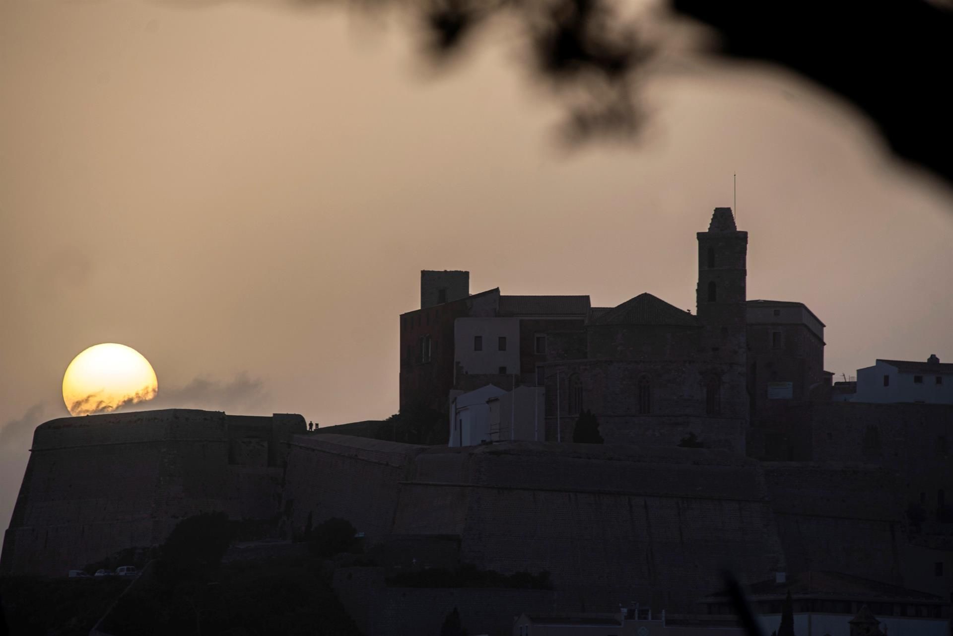 Vista de la puesta del sol en Eivissa