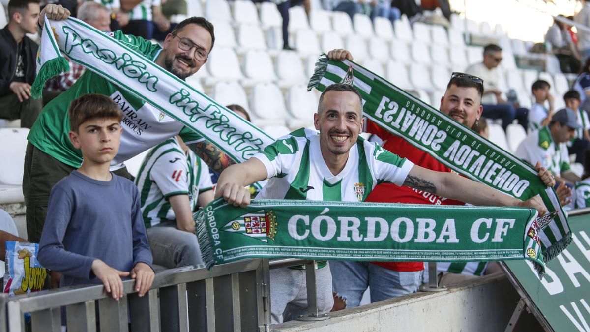 Grada Blanquiverde del Córdoba CF - CD Mirandés