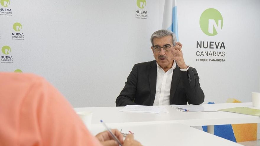 Román Rodríguez (NC) acusa a Clavijo de difundir "la falsedad" de que "no se puede hacer nada para frenar el desarrollismo turístico"