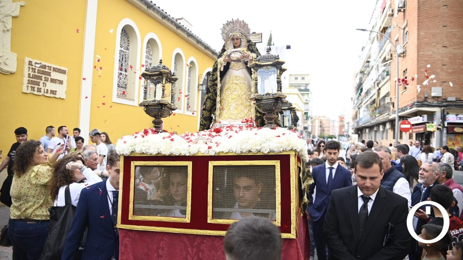 Procesión infantil del colegio Santa María de Guadalupe
