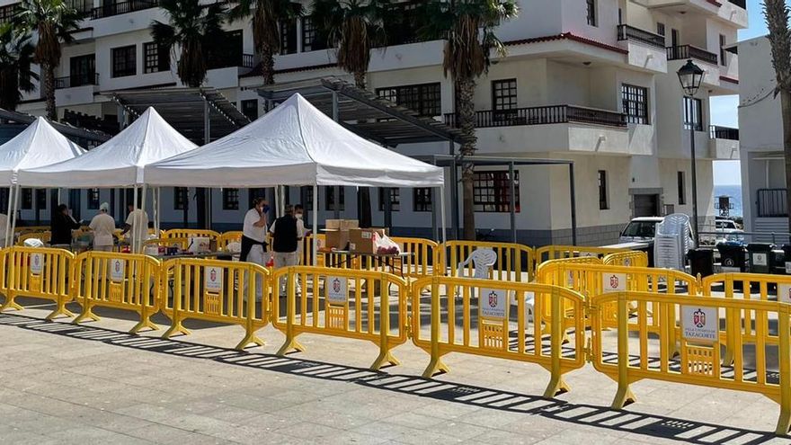 Carpas instaladas en el Puerto de Tazacorte para el cribado COVID.