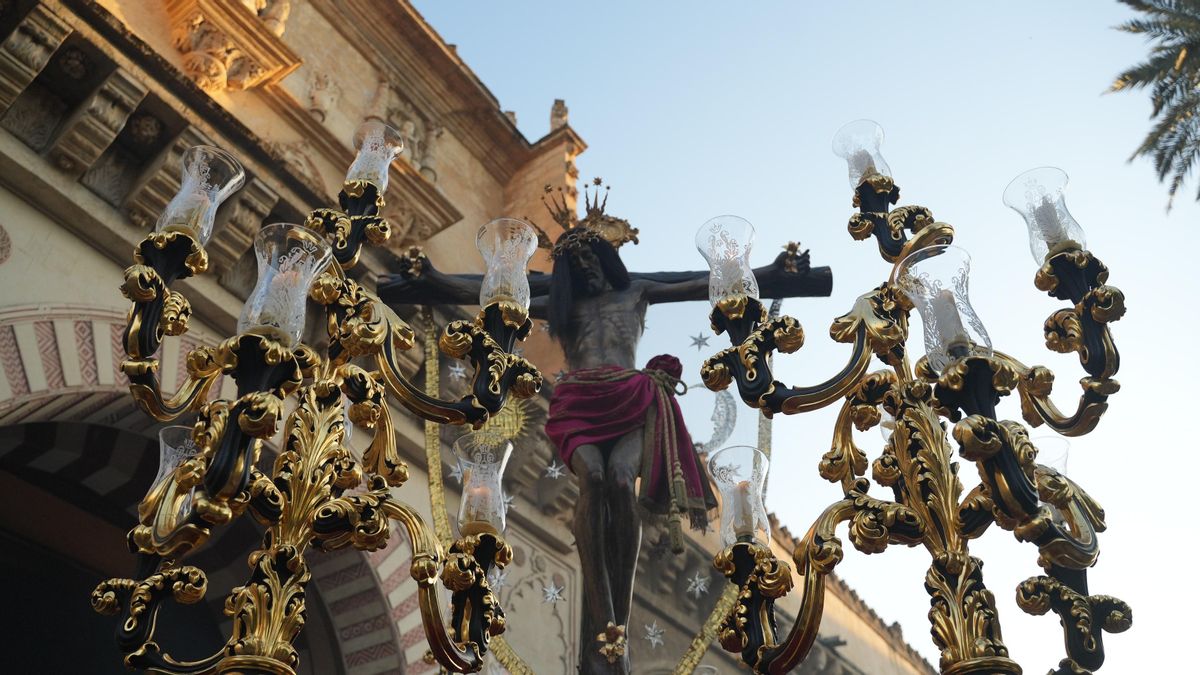 Traslado del Cristo de Remedio de Ánimas después del Magno Vía Crucis