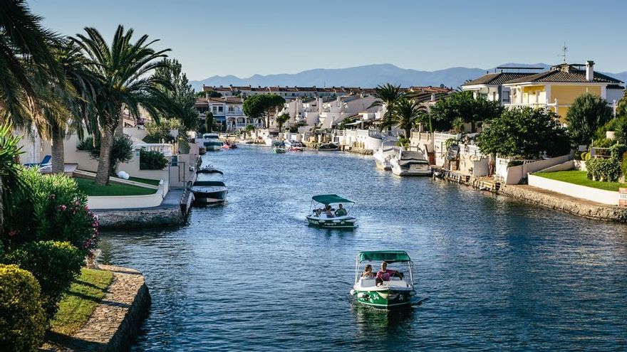 El pueblo catalán que parece una postal de Ámsterdam