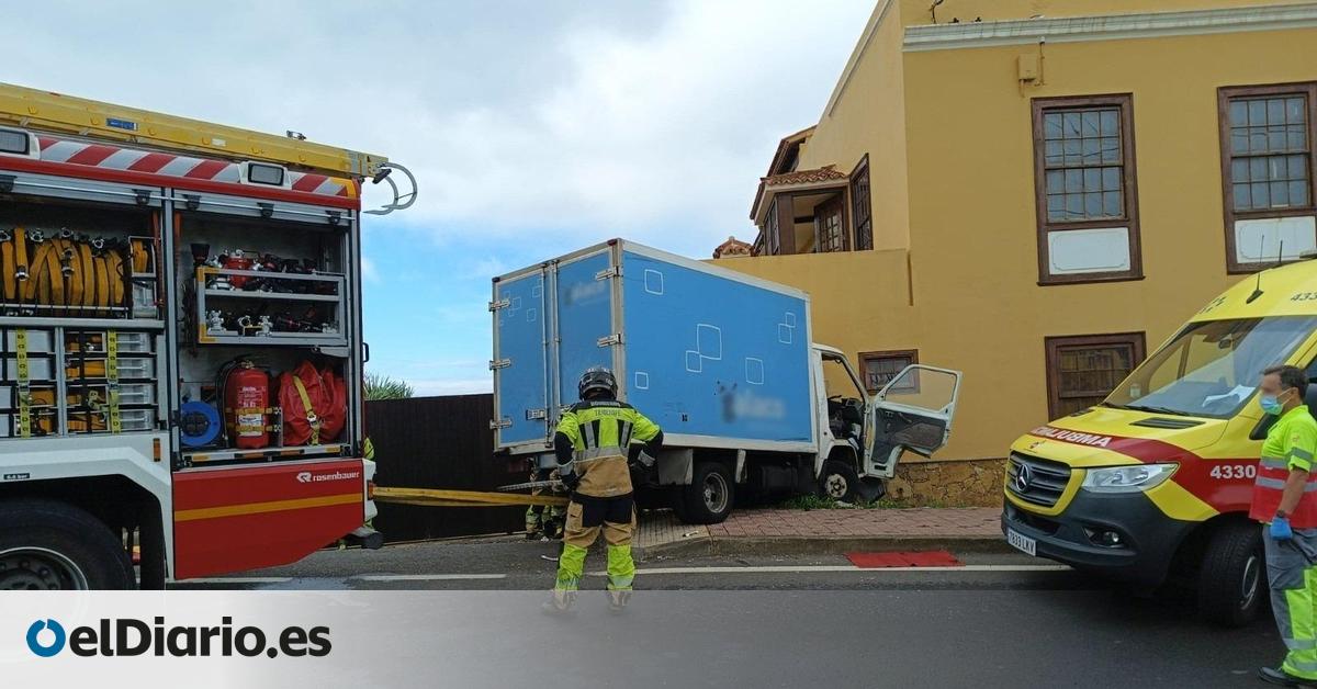 Herido el conductor de un camión tras chocar contra la pared de una vivienda en Tenerife