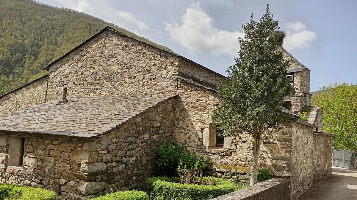 Iglesia de Santa Leocadia en Palacios del Sil