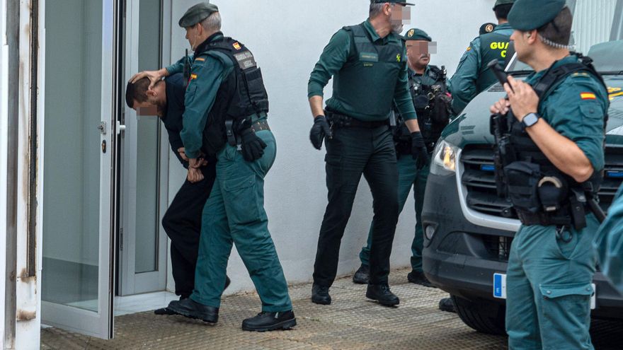 La Guardia Civil concluye que los seis detenidos no iban en la narcolancha que mató a dos agentes en Barbate