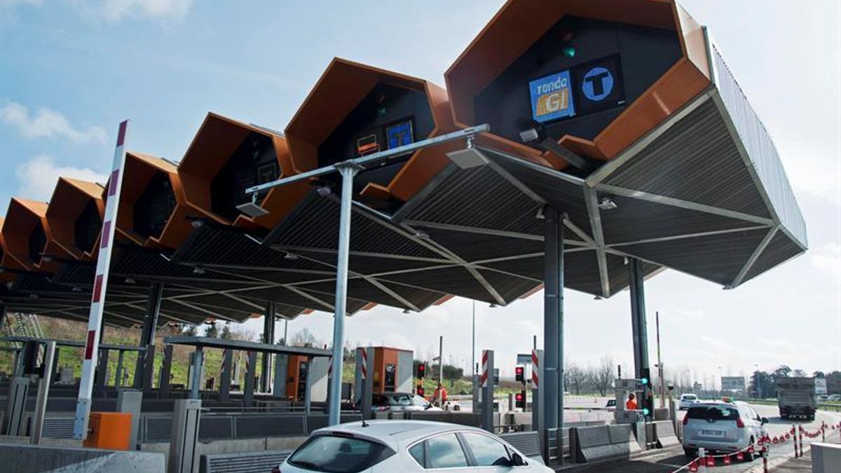 Atlantia lanza una OPA por la totalidad de Abertis a 16,5 euros por acción