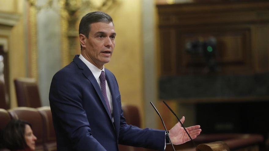 El presidente del Gobierno, Pedro Sánchez, interviene durante la sesión plenaria de este martes en el Congreso de los Diputados en Madrid.