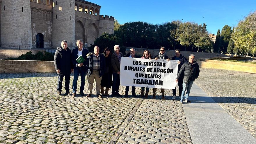 El contrato de transporte escolar que deja fuera a los taxistas rurales de Aragón: más de la mitad de los lotes quedan desiertos