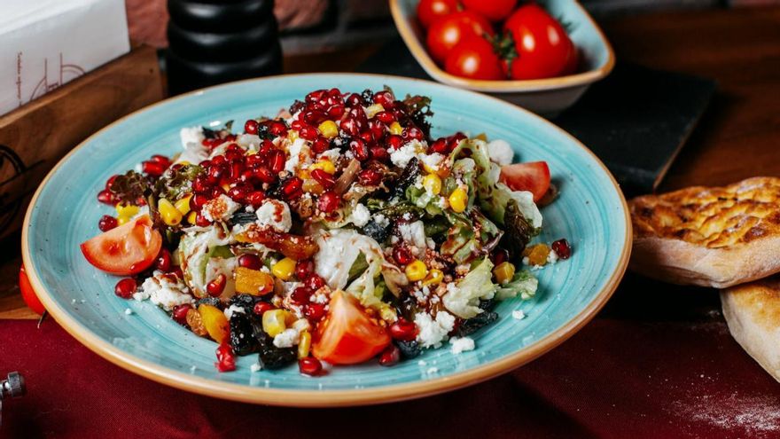 Ensalada de granada y queso feta