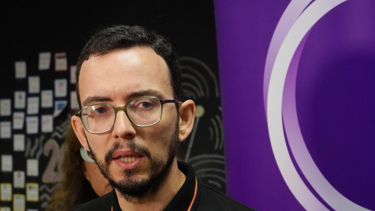 Podemos Castilla y León celebra un encuentro con la militancia en el que su coordinador, Miguel Ángel Llamas, analiza la cita electoral autonómica. 