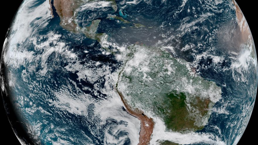 El Centro de Huracanes de EE.UU. se declara "listo" para la temporada pese a los recortes