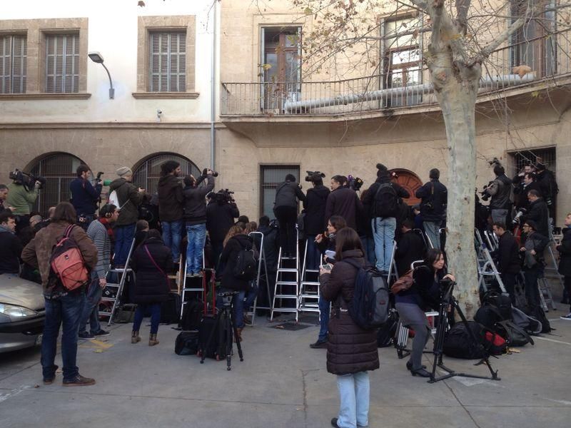 Periodistas a las puertas del juzgado