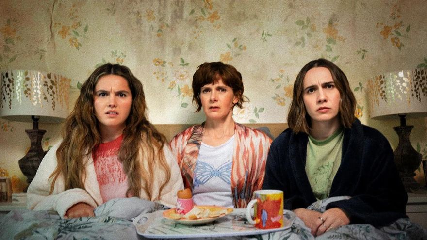 Filmin estrena la temporada 2 de 'Such Brave Girls', la comedia británica que convierte el caos familiar en humor