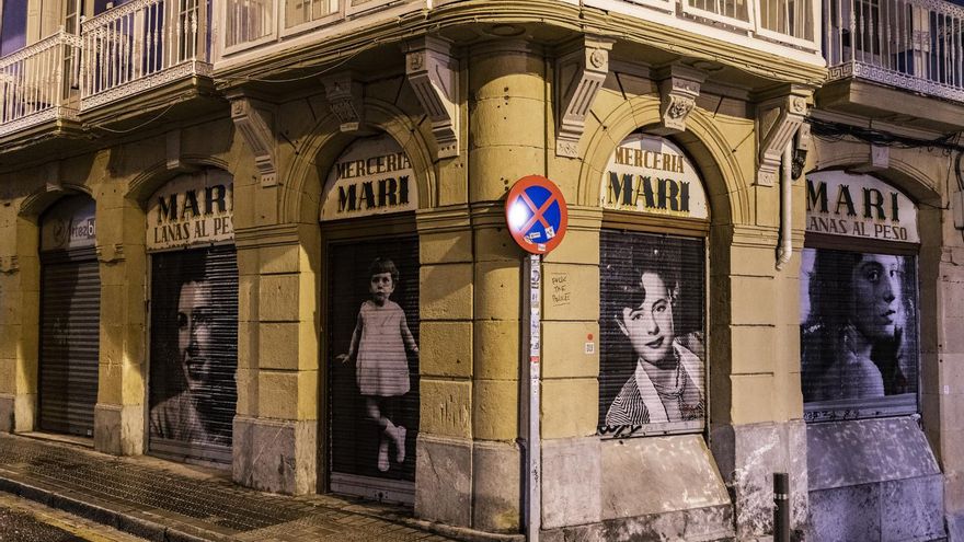 La historia silenciada de las mujeres mayores conquista los escaparates de Bilbao