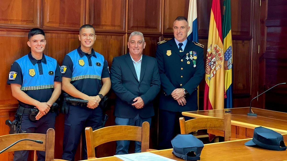 El Ayuntamiento de la Villa de Garafía celebra la toma de posesión de dos nuevos policías locales como funcionarios de carrera