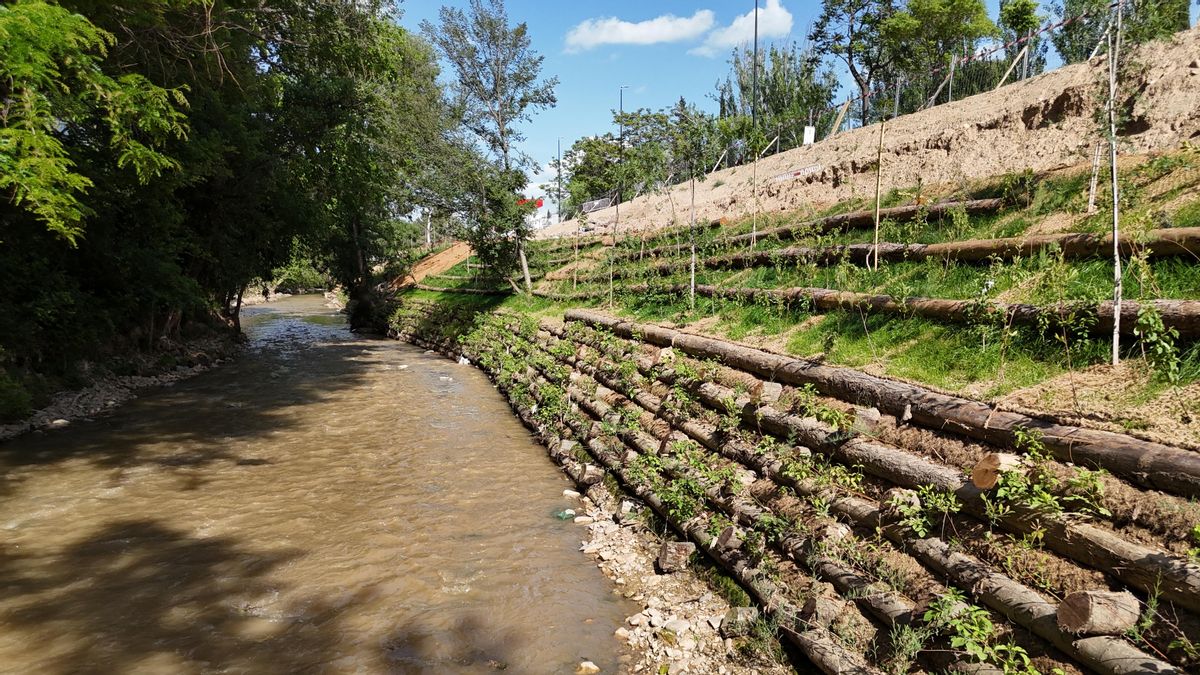 Estado de un tramo de las obras en las riberas del Huerva el pasado mes de mayo.