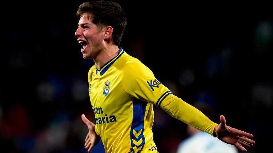 Las Palmas gana en Zaragoza con el primer gol de Estanis Pedrola