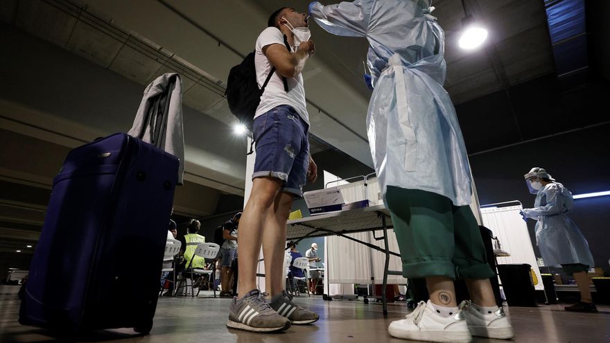 El coronavirus frena su avance en Cataluña, pero aumentan pacientes críticos.