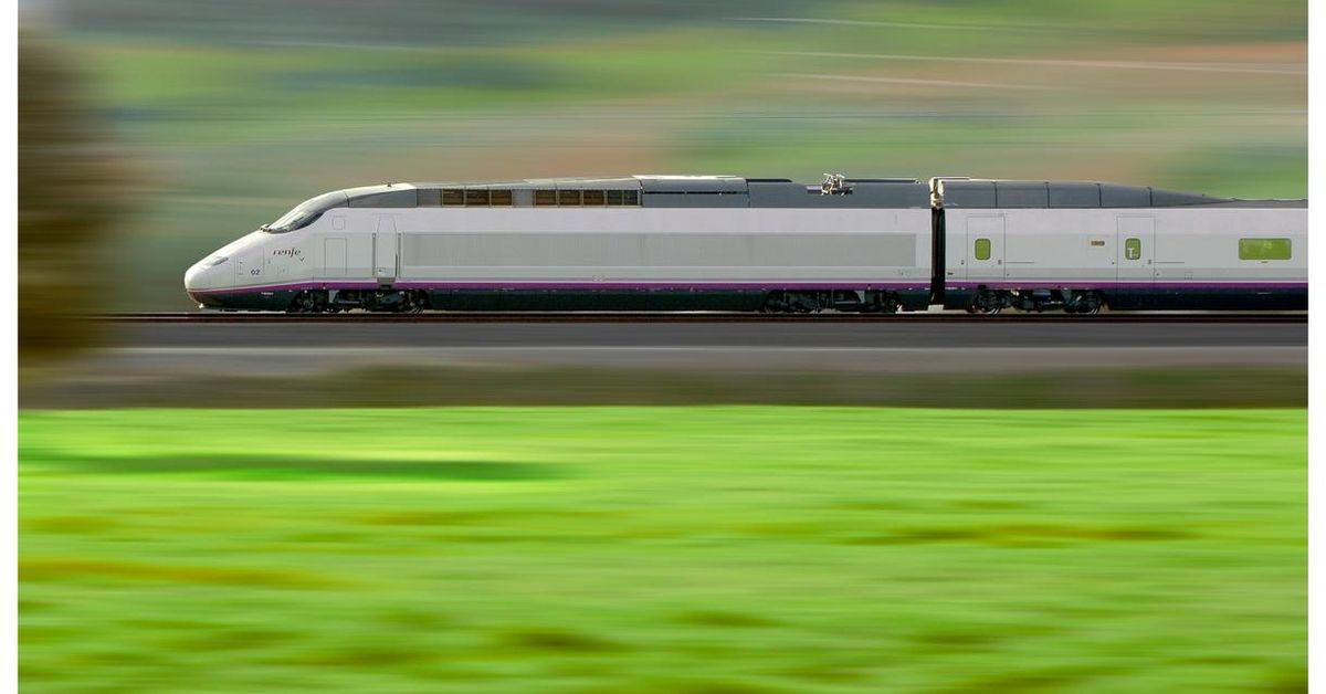 Competencia prevé que los competidores de Renfe alcancen un 35% del mercado del AVE