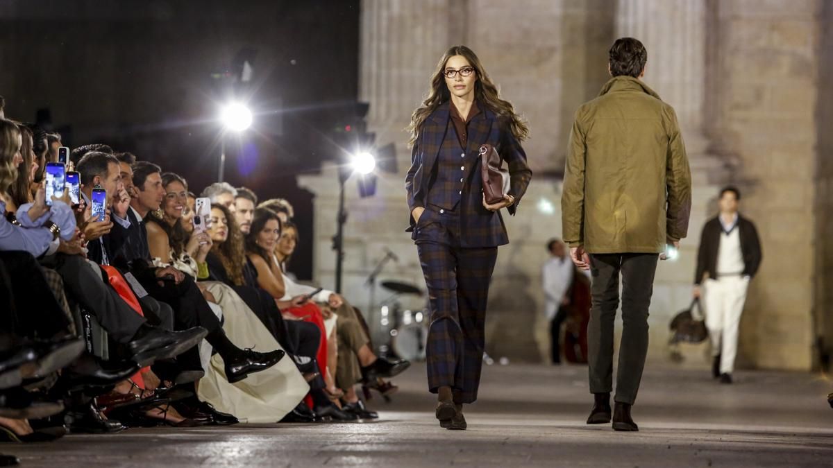 Desfile de Silbon en el Puente Romano