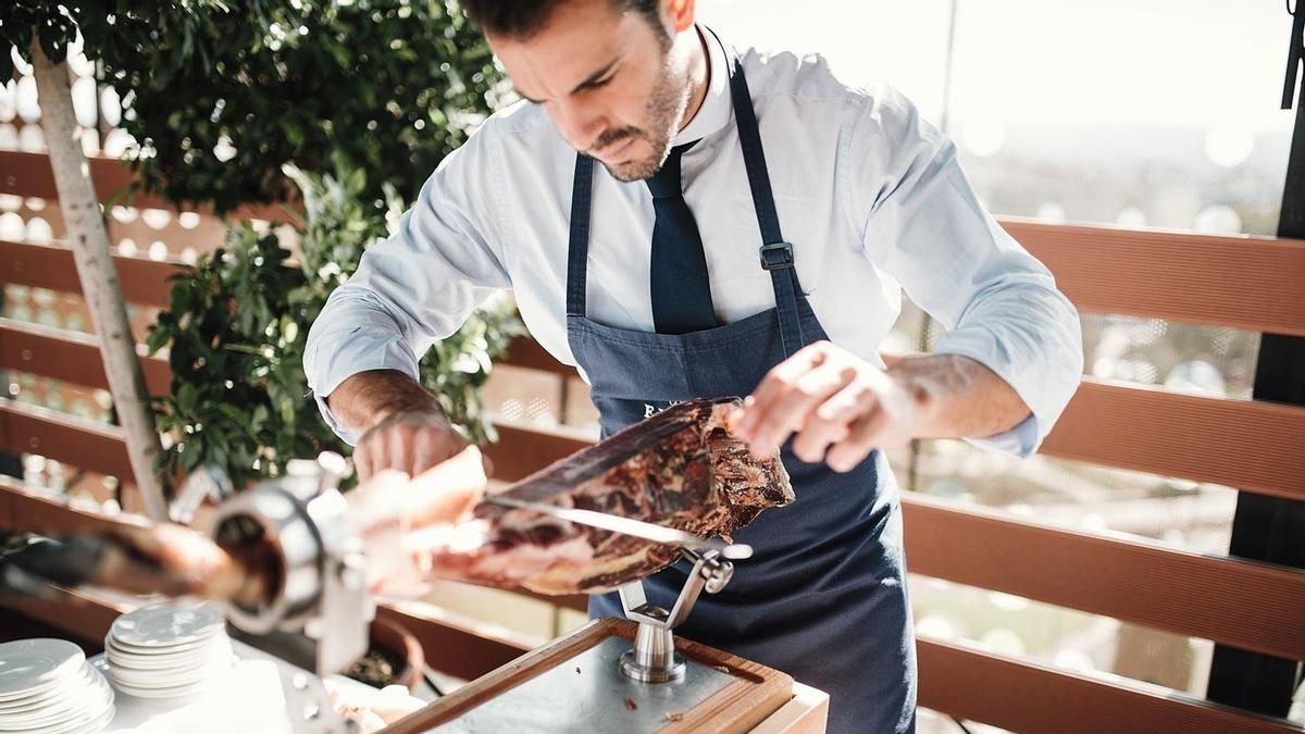 La Feria del Jamón de Los Pedroches inicia su declaración de Interés Turístico tras superar las 25 ediciones