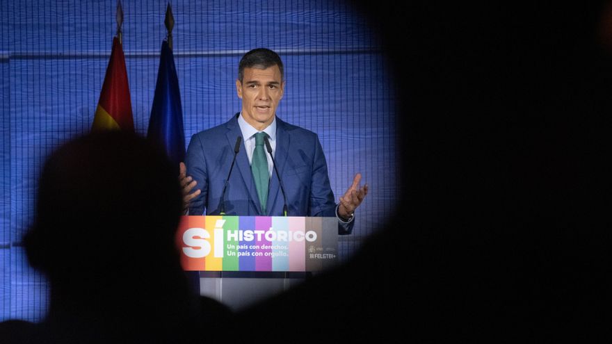 El presidente del Gobierno, Pedro Sánchez, interviene durante un acto conmemorativo del 20º aniversario de la ley que legalizó en España el matrimonio entre personas del mismo sexo