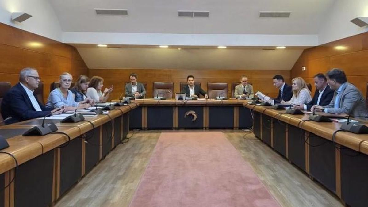 PP y VOX impiden que comparezcan expertos en el Parlamento para analizar la ley del Consejo LGTBI