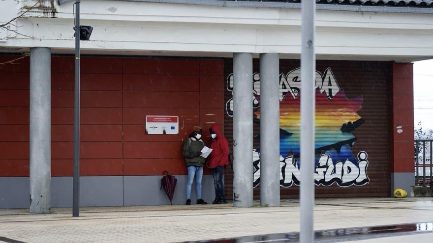 De Canarias al tapón de la frontera norte: Francia vuelve a poner a la Policía a impedir la entrada de migrantes en tránsito
