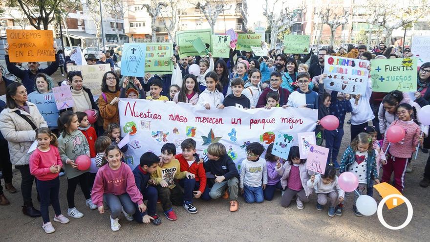 "¡No hay tobogán, pa' tanto chiquillo!"