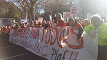 Cabecera de la protesta por la demanda de fármacos para la hepatitis C. / M. D.