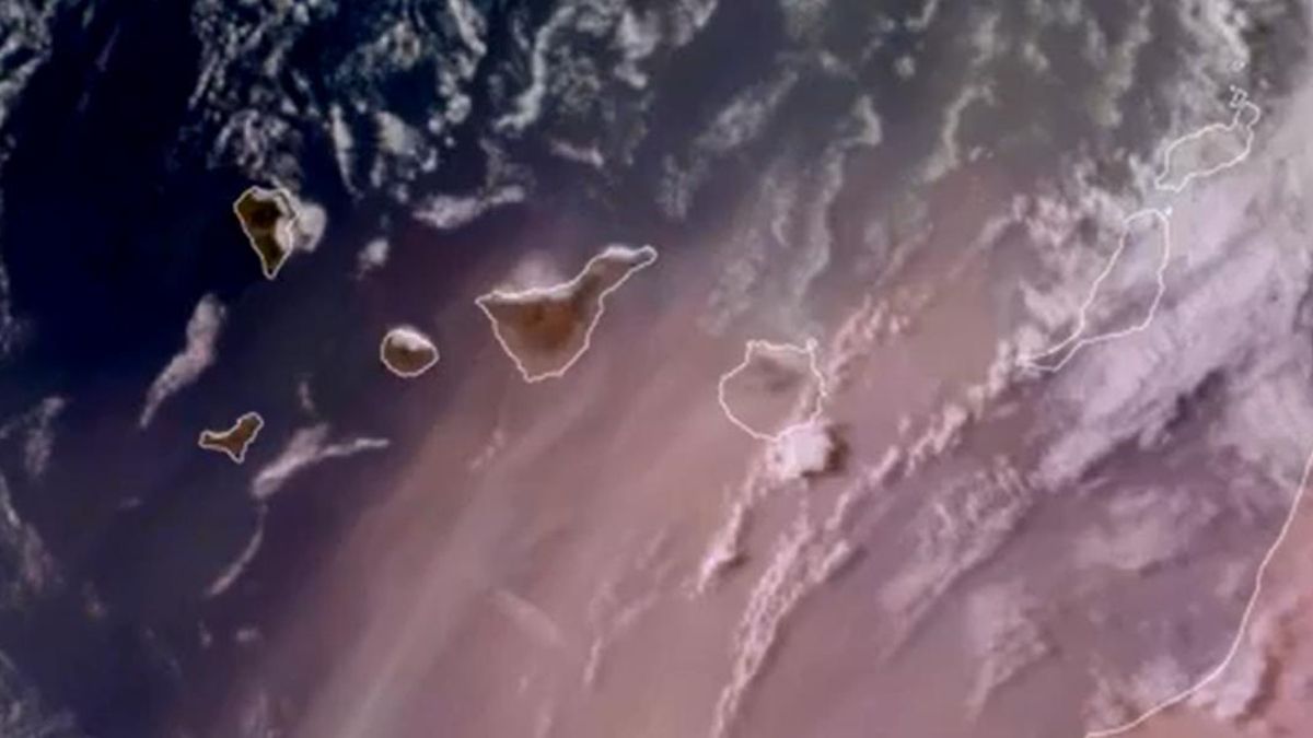 Una tormenta con truenos y la presencia de calima tiñen de marrón el sur de Gran Canaria.