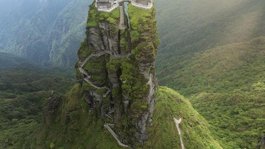 El lugar más increíble de China no es su muralla: la maravilla natural que deja sin palabras a los viajeros