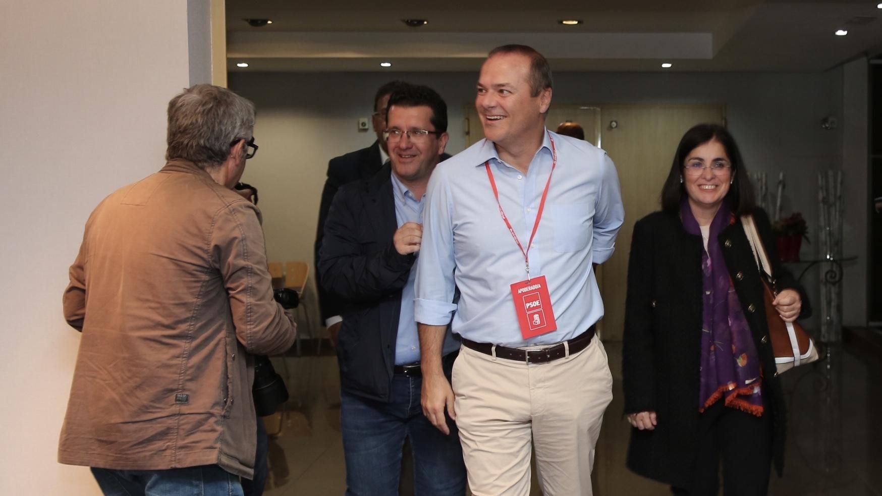Juan Jesús Facundo, Augusto Hidalgo y Carolina Darias. (Alejandro Ramos).