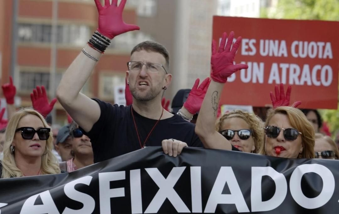 Los trabajadores autónomos asturianos denuncian la excesiva carga burocrática que afrontan en el sector. En la imagen, en una manifestación en Gijón/Xixón el pasado mes de mayo.