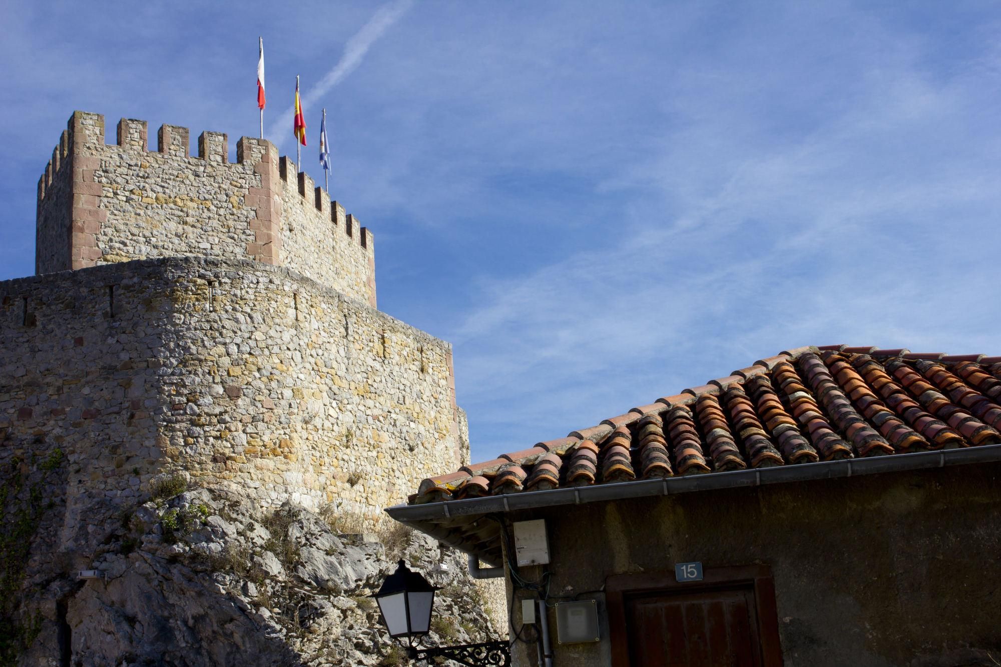 Castillo de San Vicente de La Barquera.