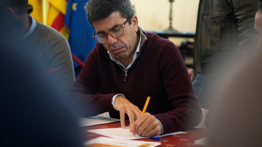 Mazón aprovecha los contratos de emergencia de la DANA para promocionar a empresas afines al PP de Murcia y Galicia