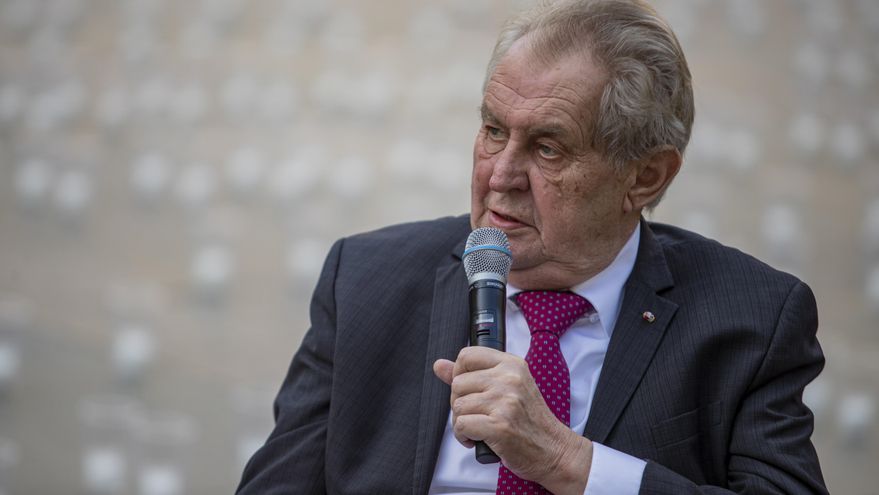 Al presidente checo, Milos Zeman, los transexuales le parecen "asquerosos"