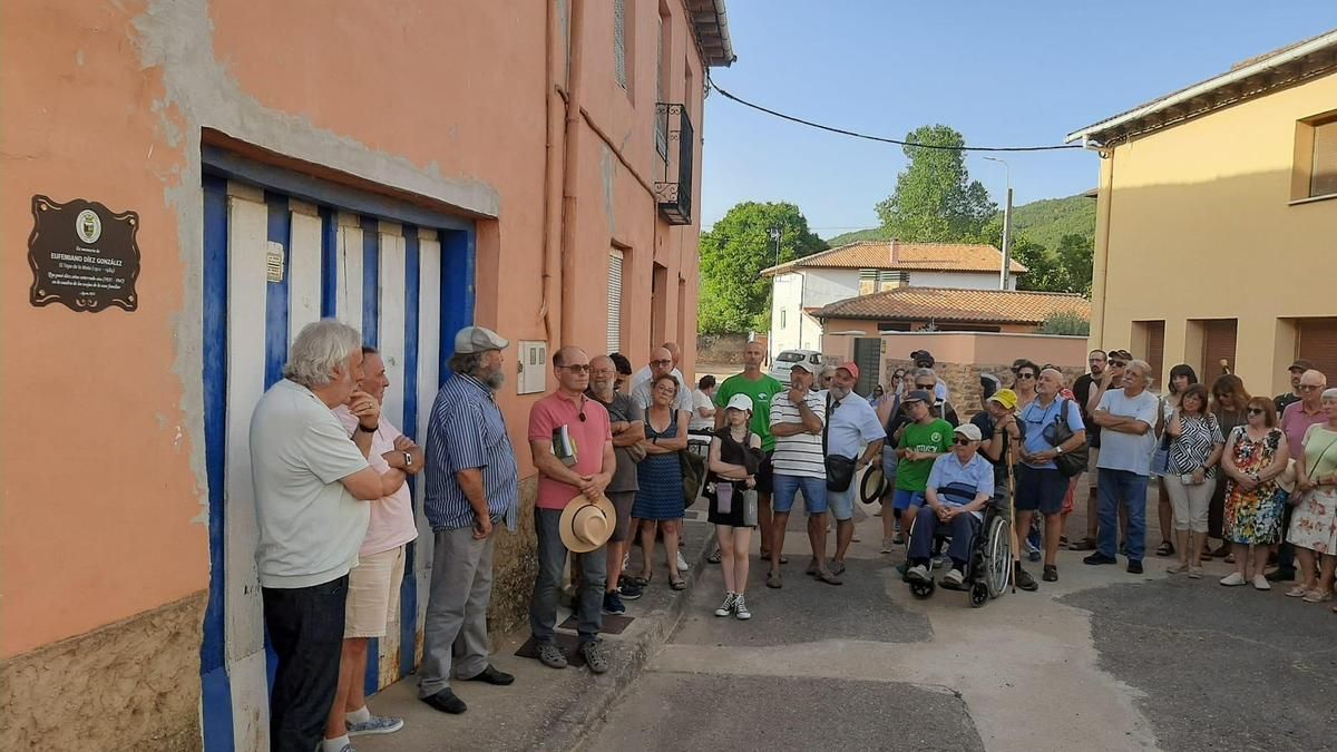 Homenaje a Eufemiano Díez González, 'el topo de La Mata', en La Mata de Curueño. 