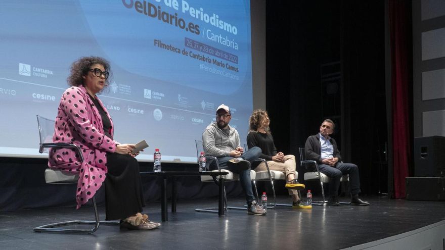 Javi Julio, Íñigo Mijangos y Lola Hierro debaten sobre movimientos migratorios en las II Jornadas de Periodismo de elDiario.es Cantabria