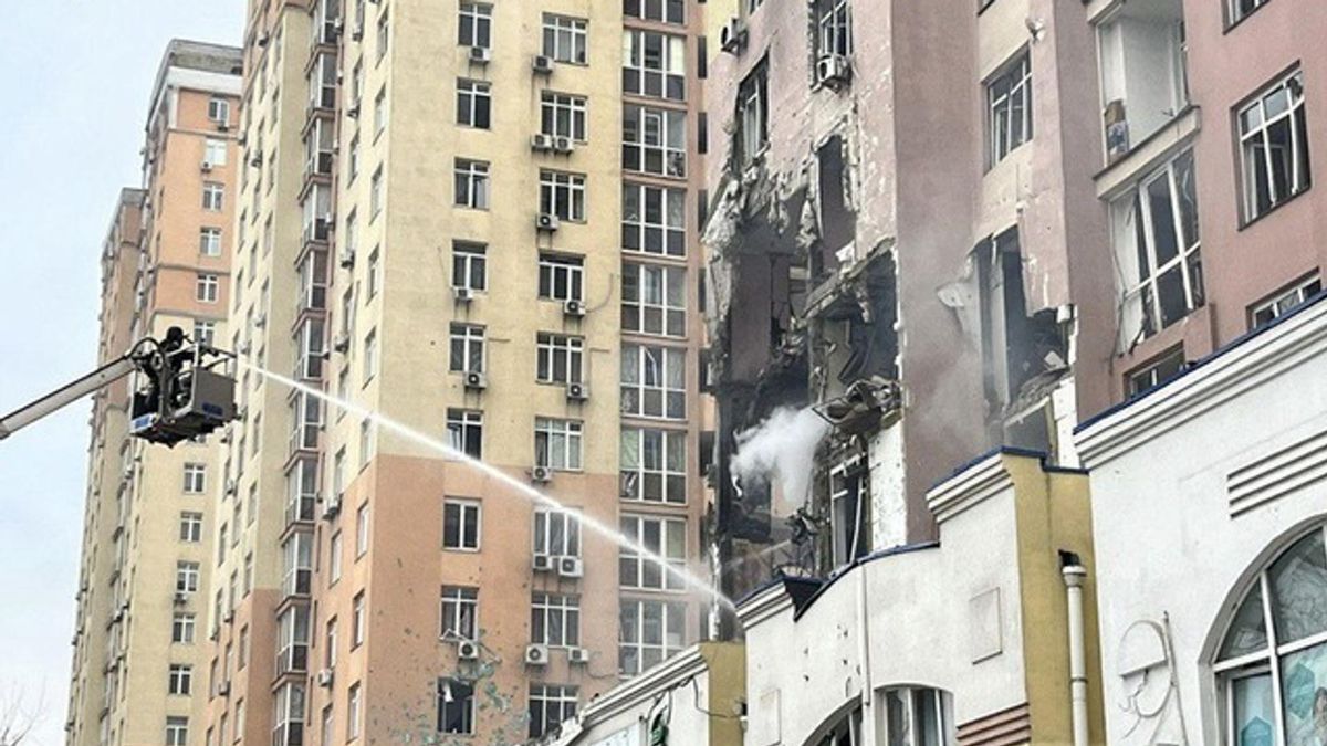 Un edificio ucraniano tras un ataque ruso el 27 de diciembre de 2025