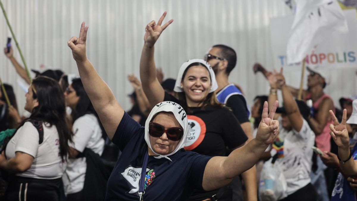 Los pañuelos blancos siguen presente 50 años después del golpe