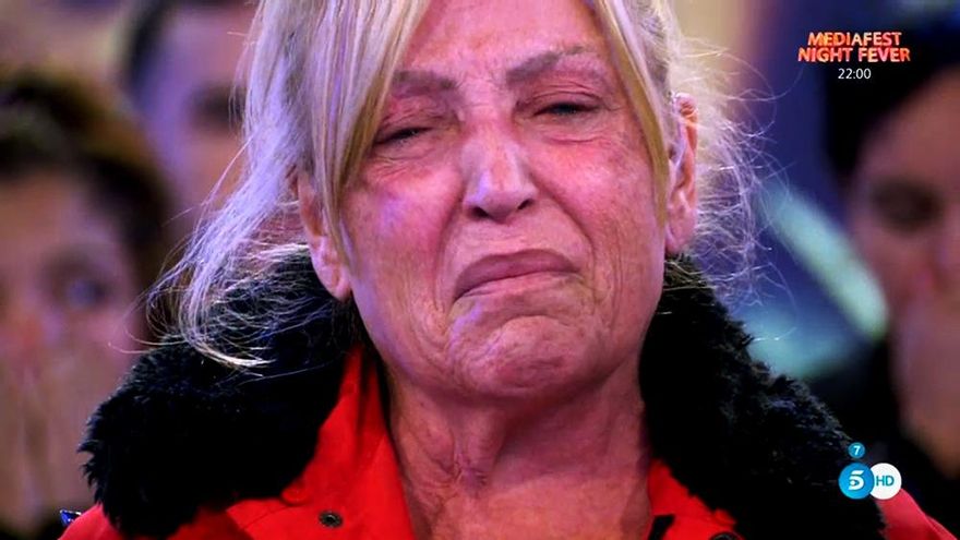 'Sálvame' hace sufrir a Lydia Lozano para anunciar el próximo entrevistado del 'Deluxe'