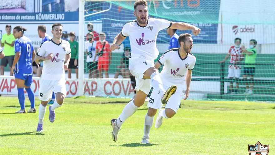 El Pozoblanco logra mantener a Carlos Moreno