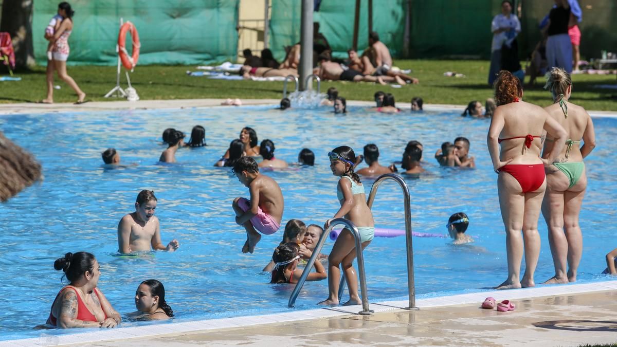 ¡Cordobeses, al agua!: las piscinas municipales abren sus puertas