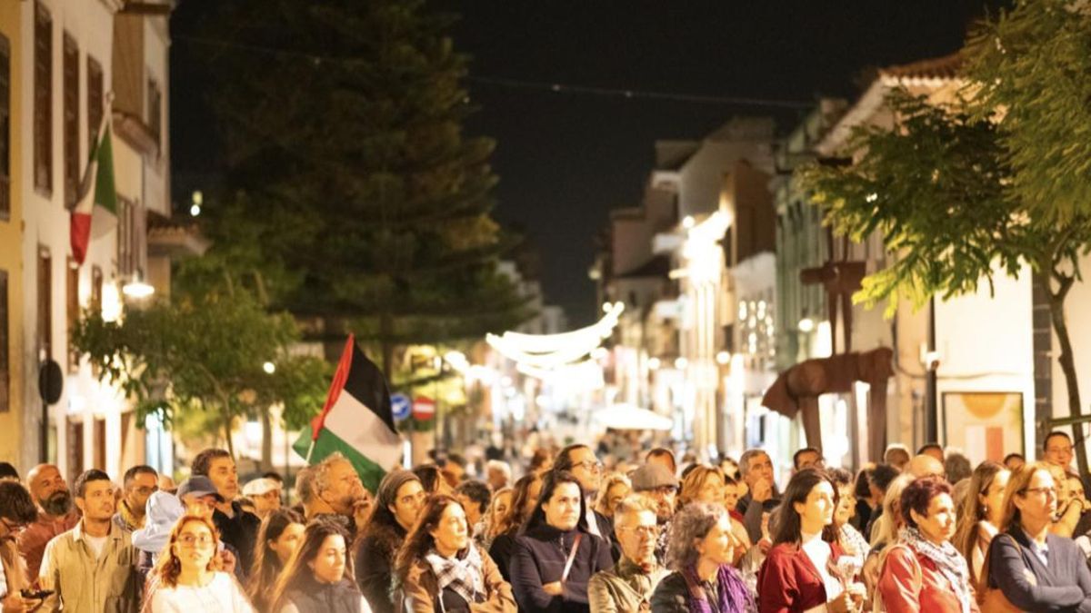 Un momento de la manifestación a favor del pueblo palestino y de apoyo a la Global Sumud Flotilla, este viernes en La Laguna.