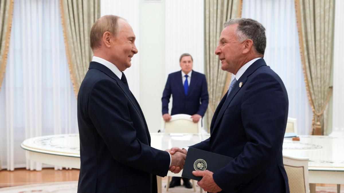 El presidente ruso, Vladímir Putin (izq.), y el enviado especial de EE. UU. para Oriente Medio, Steve Witkoff, este miércoles.