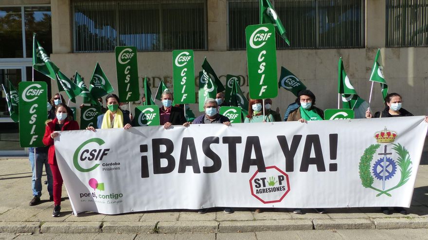 Denuncian la falta de sustituciones y el cierre de centros de salud por las tardes en Navidad